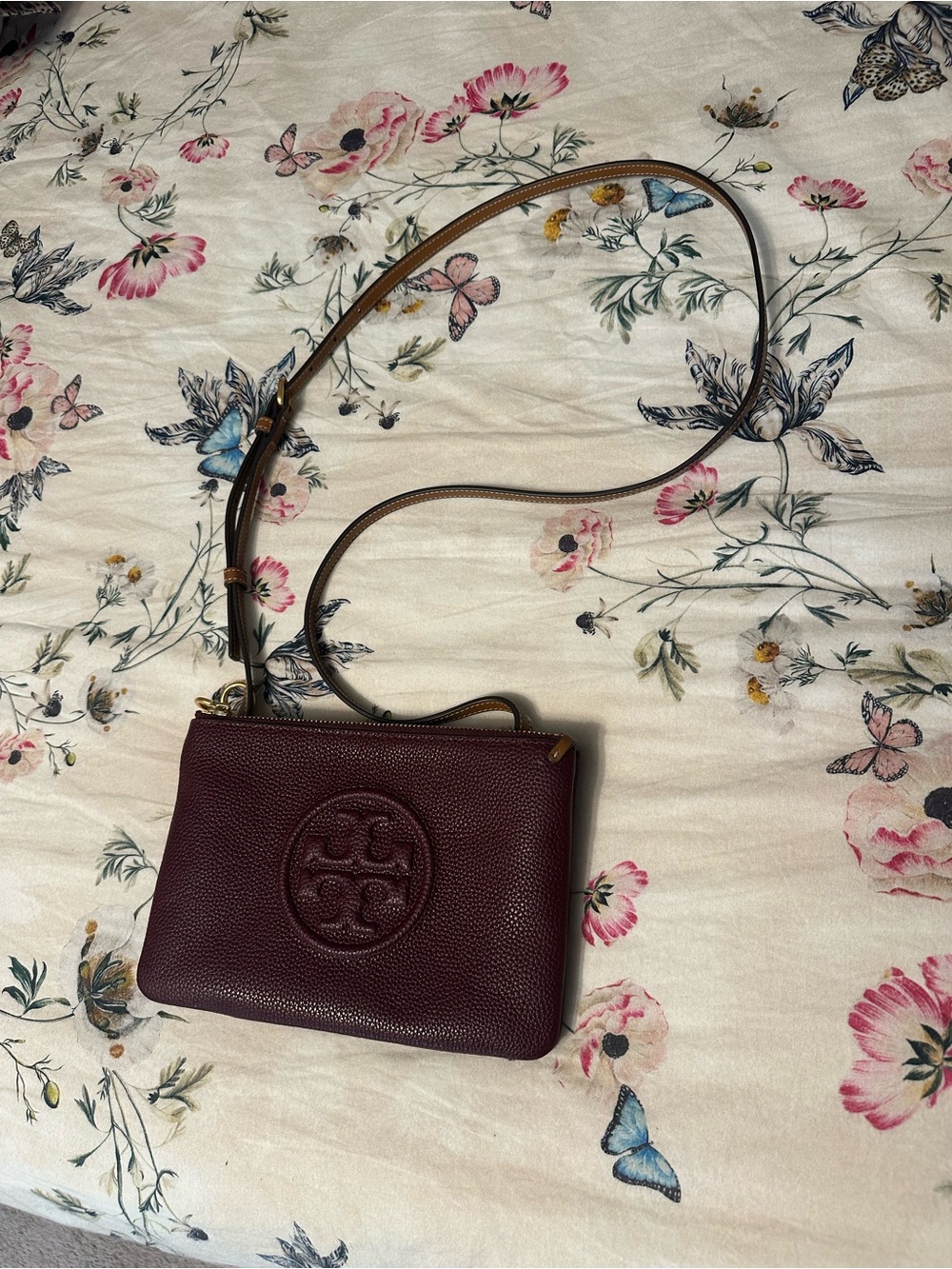 Tori Birch crossbody bag in maroon leather